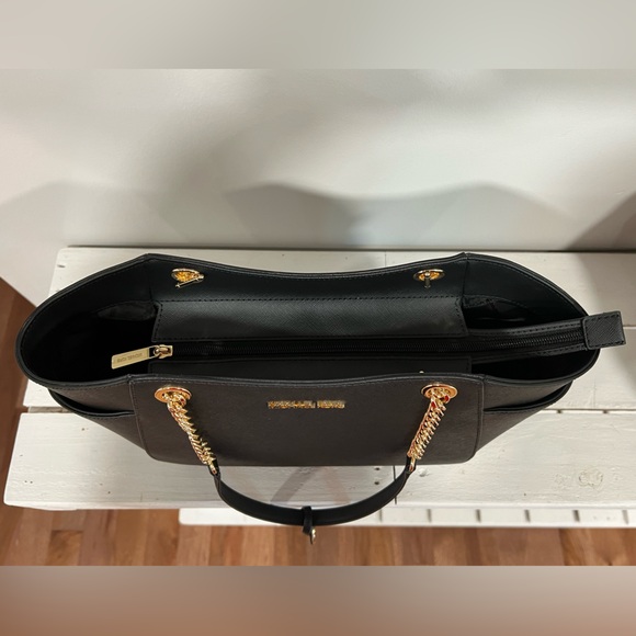 Michael Kors Jet Set Travel Bag - Picture 3 of 8